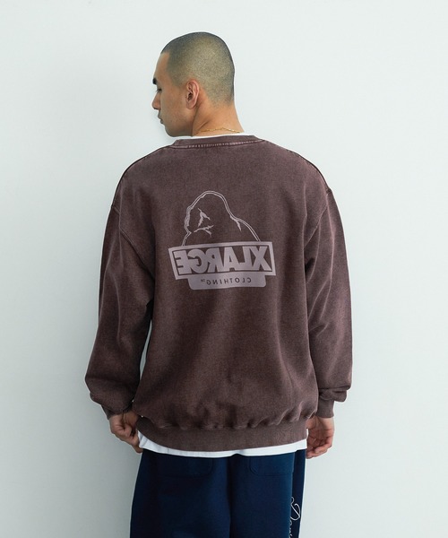 XLARGE（エクストララージ）の「WASHED BACKSIDE OG CREWNECK SWEATSHIRT（スウェット・メンズ・ブラック/ブルー/グレー/ブラウン・XL/L/M/S）」の4枚目の写真