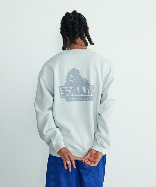 XLARGE（エクストララージ）の「WASHED BACKSIDE OG CREWNECK SWEATSHIRT（スウェット・メンズ・ブラック/ブルー/グレー/ブラウン・XL/L/M/S）」の3枚目の写真