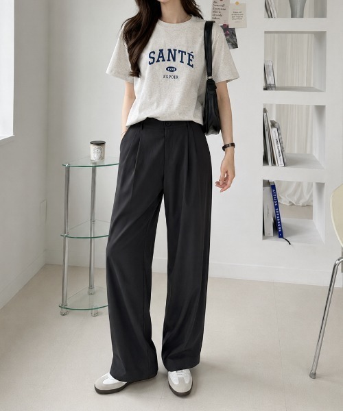 sowme.（ソウミー）の「大人カジュアルに着回せる◎【フレンチカレッジロゴ ベーシック Tシャツ】（Tシャツ/カットソー・レディース・ホワイト系その他/オートミール・MEDIUM/SMALL/LARGE）」の5枚目の写真