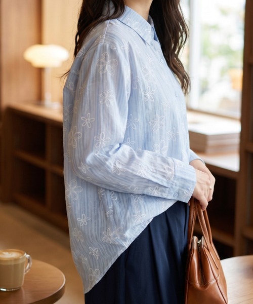 umune(ウムネ)の「ストライプ×花柄シアー長袖シャツブラウス(シャツ/ブラウス・レディース・オフホワイト/サックスブルー/ライトベージュ・FREE)」の10枚目の写真