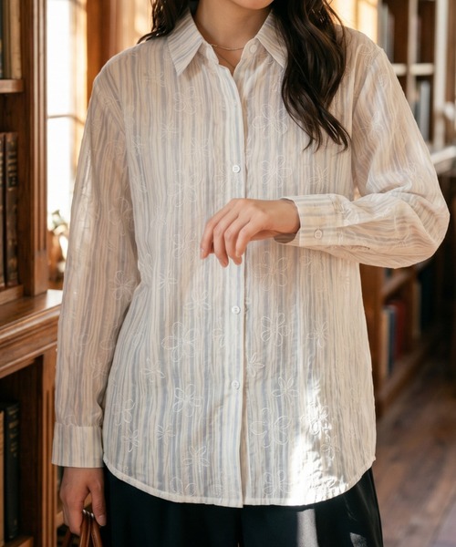umune(ウムネ)の「ストライプ×花柄シアー長袖シャツブラウス(シャツ/ブラウス・レディース・オフホワイト/サックスブルー/ライトベージュ・FREE)」の13枚目の写真