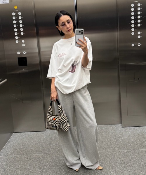 Ameri（アメリ）の「WIDE EGG SWEAT PANTS（スウェットパンツ・レディース・ネイビー/グレー/ピンク・MEDIUM/SMALL）」の15枚目の写真