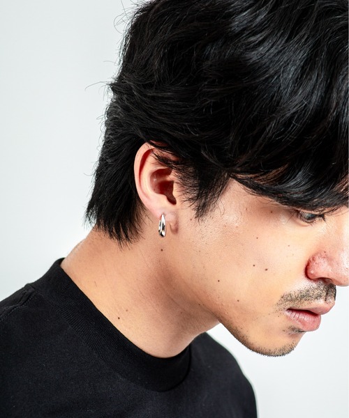 TOM WOOD(トムウッド)の「【TOMWOOD】Liz Hoops シルバー ピアス ユニセックス(ピアス(両耳用)・レディース・シルバー・FREE)」の11枚目の写真
