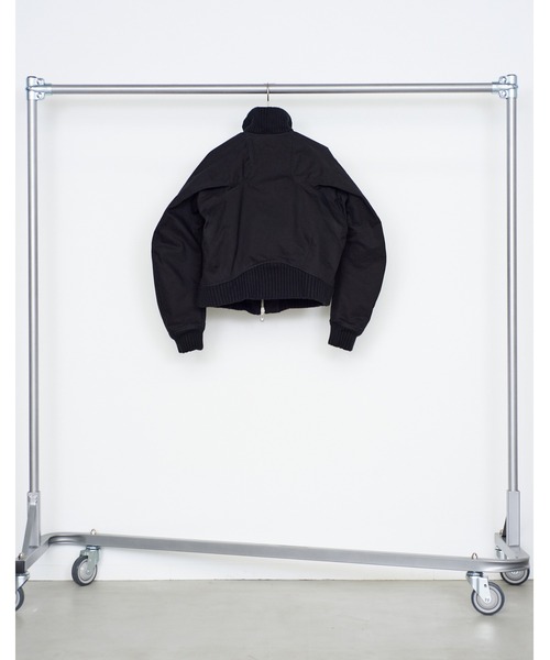 NVRFRGT(ネヴァーフォーゲット)の「STAND COLLAR BOMBER JACKET(ブルゾン・メンズ・ブラック/グレー・2/3)」の12枚目の写真