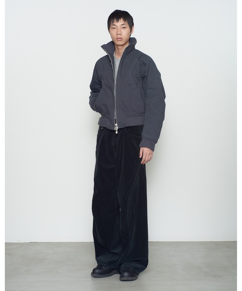 NVRFRGT(ネヴァーフォーゲット)の「STAND COLLAR BOMBER JACKET(ブルゾン・メンズ・ブラック/グレー・2/3)」の4枚目の写真