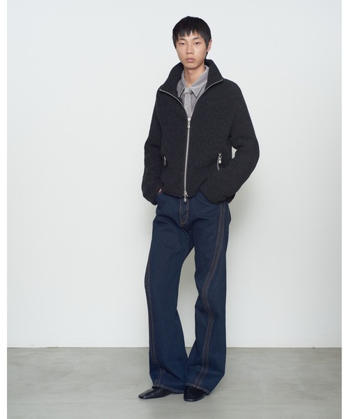 NVRFRGT(ネヴァーフォーゲット)の「STAND COLLAR BOMBER JACKET(ブルゾン・メンズ・ブラック/グレー・2/3)」の7枚目の写真