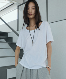 Raw Edge U-Neck Half Tee White