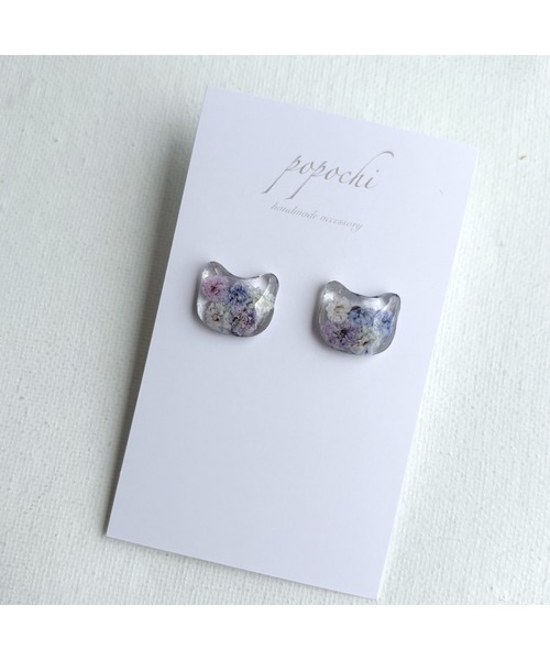tone(トーン)の「【popochi】ピアス 猫 ネコ モチーフ ドライフラワー入りレジン クリア(MA)(ピアス(両耳用)・レディース・ピンク/ピンク系/ブルー系/パープル・FREE)」の2枚目の写真