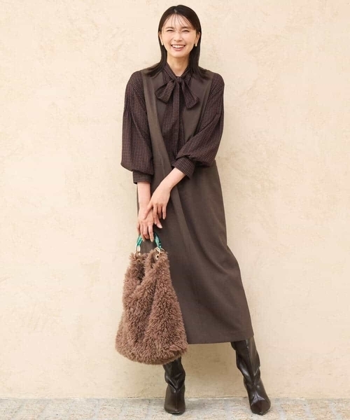 MK MICHEL KLEIN（エムケーミッシェルクラン）の「[洗える]Vネックジャンパースカート（ジャンパースカート・レディース・ブラウン/グレー・38）」の7枚目の写真