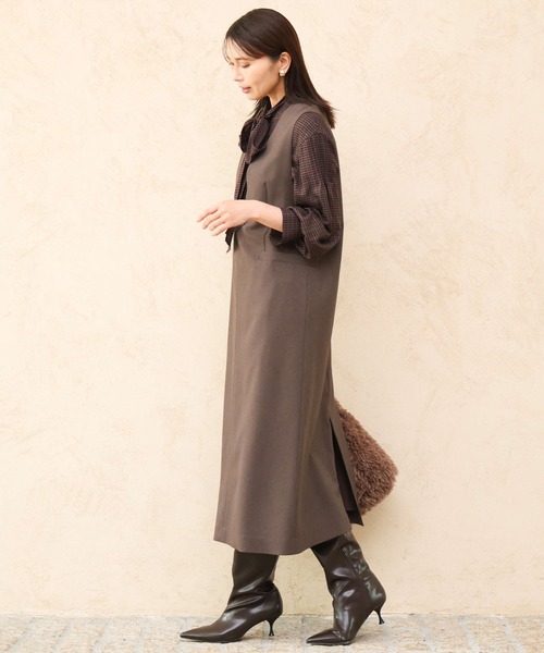 MK MICHEL KLEIN（エムケーミッシェルクラン）の「[洗える]Vネックジャンパースカート（ジャンパースカート・レディース・ブラウン/グレー・38）」の5枚目の写真