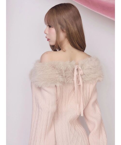 EATME(イートミー)の「フェイクファートリムBACKリボンニットTOP(ニット/セーター・レディース・オフホワイト/ブラック/ピンク・FREE)」の3枚目の写真
