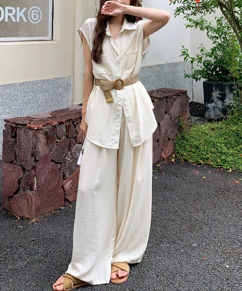 FAVORITO(ファヴォリート)の「シャツトップス&ワイドパンツセットアップ(セットアップ・レディース・ベージュ・M/L/S)」の7枚目の写真