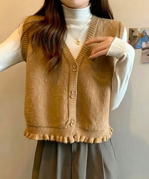 Beststore（ベストストア）の「裾フリル ニットベスト Vネック 前開き レイヤード 韓国風 レディース（ベスト・レディース・ベージュ/カーキ/キャメル/アイボリー・フリー）」の4枚目の写真