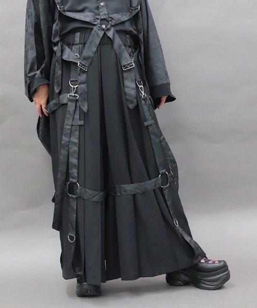 axes femme(アクシーズファム)の「ハーネス袴パンツ(その他パンツ・レディース・ローズ/レッドパープル/ブラック・SMALL/MEDIUM/LARGE)」の2枚目の写真