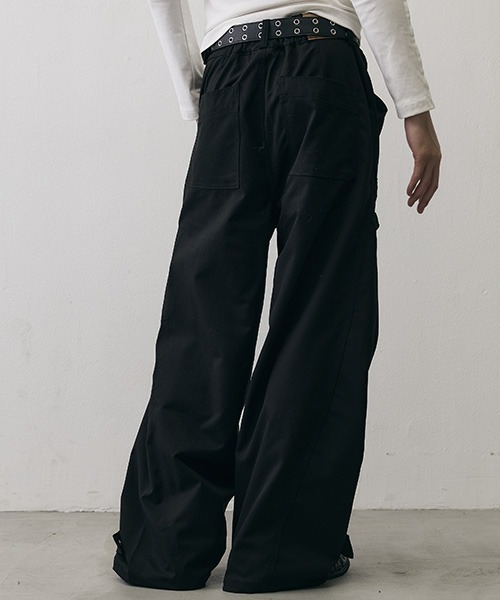 Shoowtime(ショウタイム)の「Metal Studs Curved Wide Pants / メタルスタッズ カーブワイドパンツ(カーゴパンツ・メンズ・ブラック・X-LARGE/LARGE/MEDIUM)」の6枚目の写真