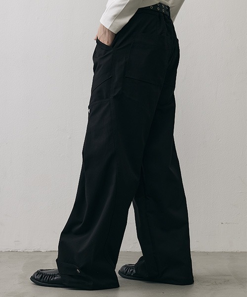 Shoowtime(ショウタイム)の「Metal Studs Curved Wide Pants / メタルスタッズ カーブワイドパンツ(カーゴパンツ・メンズ・ブラック・X-LARGE/LARGE/MEDIUM)」の8枚目の写真
