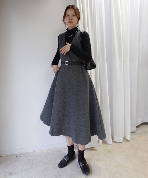 CORNERS(コーナーズ)の「フェイクウールノースリカシュクールワンピース(ワンピース・レディース・ブラック/グレー・M)」の7枚目の写真