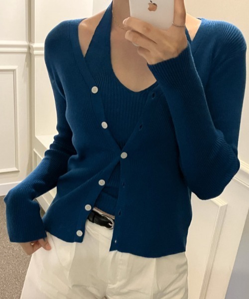 FLINEA(フリネア)の「ニットホルターネックタンクトップ&シングルブレストカーディガンセットアップ(セットアップ・レディース・ブラック/ブルー/グレイッシュベージュ・FREE)」の1枚目の写真