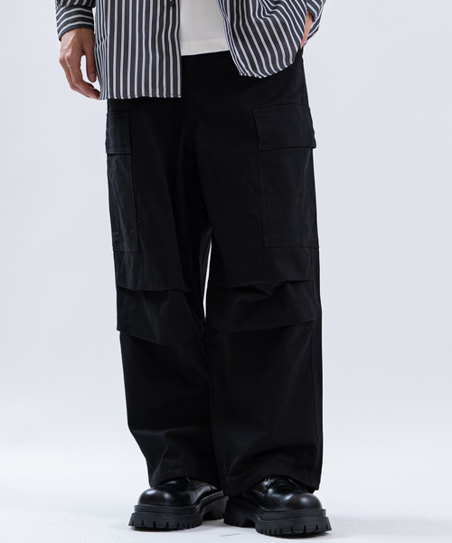 Universal Style Wear(ユニバーサルスタイルウェア)の「ワイドカーゴパンツ(カーゴパンツ・メンズ・カーキ/ブラック・LARGE/MEDIUM/SMALL)」の2枚目の写真