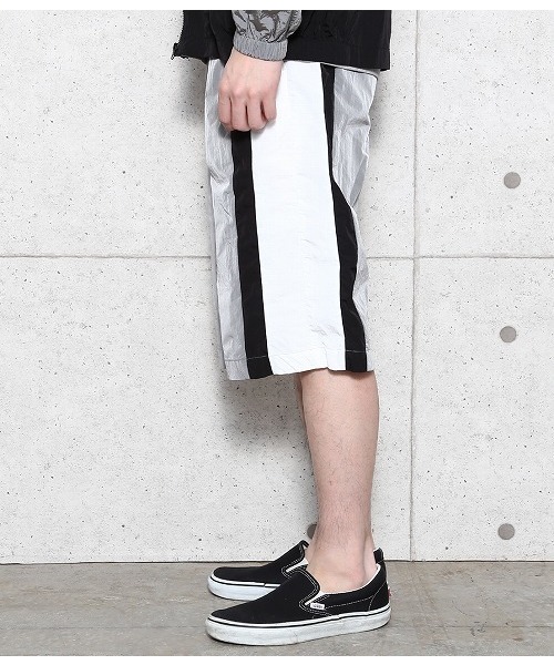 JUNRED(ジュンレッド)の「パネル切り替えショートパンツ(その他パンツ・メンズ・チャコールグレー/ブラック・M/L)」の3枚目の写真