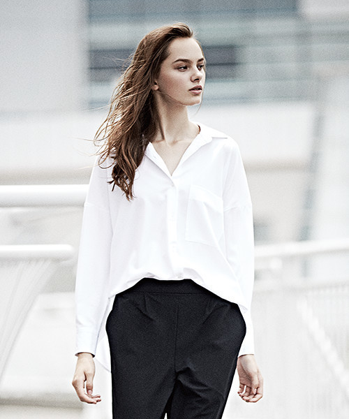 IGNIO（イグニオ）の「ビッグシルエット 吸水速乾 長袖ボタンシャツ（シャツ/ブラウス・レディース・オフホワイト/ネイビー・LL/M/L）」の2枚目の写真