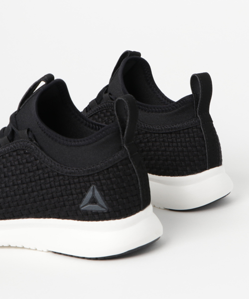 Reebok（リーボック）の「リーボックライト ウーブン（スニーカー・メンズ・ブラック・25.0cm/26.0cm/27.5cm/28.0cm/28.5cm/30.0cm/26.5cm/29.5cm/27.0cm/29.0cm/25.5cm）」の4枚目の写真