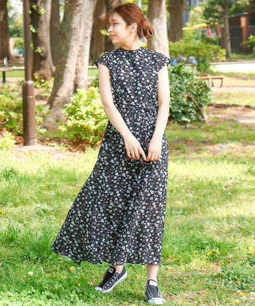 FREE'S MART（フリーズマート）の「小花ハイネックロングワンピース（ワンピース・レディース・ブラック系その他/グリーン系その他/シャーベット・FREE）」の2枚目の写真