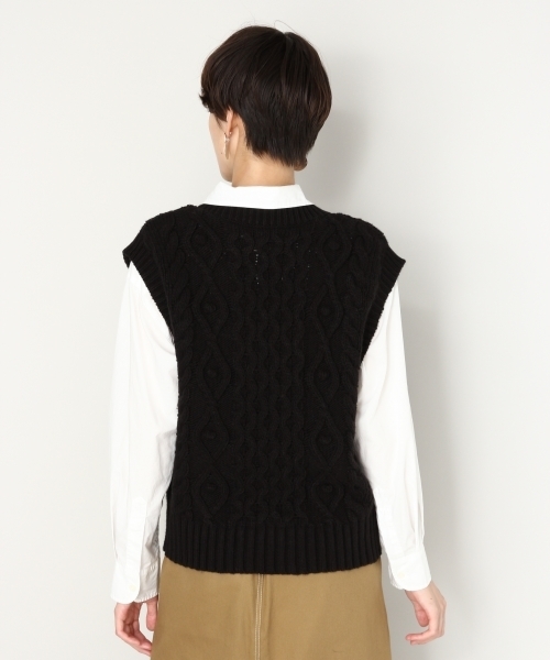 LOWRYS FARM（ローリーズファーム）の「３Ｇケーブルベスト　805088（ベスト・レディース・ブラック/オフホワイト/ベージュ・MEDIUM/LARGE）」の7枚目の写真