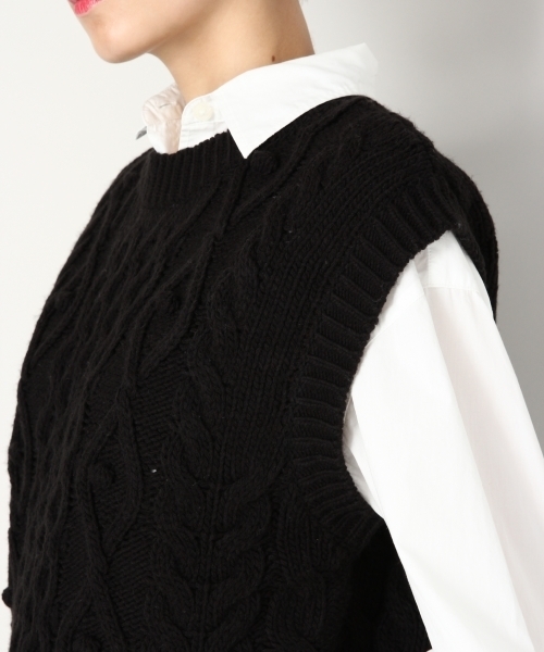 LOWRYS FARM（ローリーズファーム）の「３Ｇケーブルベスト　805088（ベスト・レディース・ブラック/オフホワイト/ベージュ・MEDIUM/LARGE）」の9枚目の写真