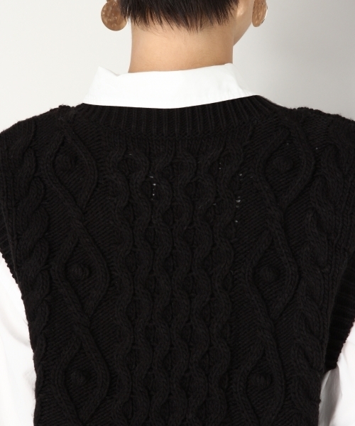 LOWRYS FARM（ローリーズファーム）の「３Ｇケーブルベスト　805088（ベスト・レディース・ブラック/オフホワイト/ベージュ・MEDIUM/LARGE）」の11枚目の写真