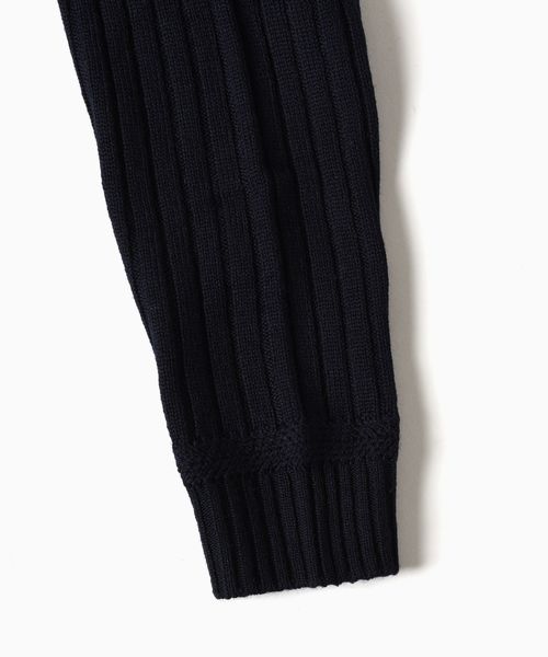 SHIPS(シップス)の「SC: 9ゲージ ランダム/アラン スタンド カーディガン□(カーディガン/ボレロ・メンズ・グレー/ブルー/ネイビー/ダークオレンジ/グリーン・SMALL/MEDIUM/LARGE/X-LARGE)」の12枚目の写真