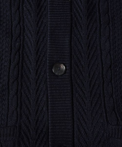 SHIPS(シップス)の「SC: 9ゲージ ランダム/アラン スタンド カーディガン□(カーディガン/ボレロ・メンズ・グレー/ブルー/ネイビー/ダークオレンジ/グリーン・SMALL/MEDIUM/LARGE/X-LARGE)」の11枚目の写真