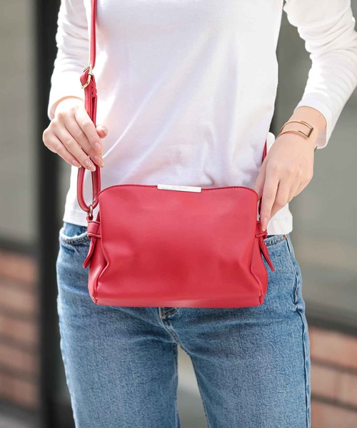 ALTROSE（アルトローズ）の「ショルダーバッグ [シャルナ]（ショルダーバッグ・レディース・ブラック/ベージュ/ネイビー/グレー/ピンク/アイボリー/ライトブルー/ブラック系その他/ワイン/ライトグレー/ライトパープル/カーキ/ブラウン/ライトベージュ/ダークネイビー/キャメル/ダークグリーン/スミクロ・FREE）」の18枚目の写真