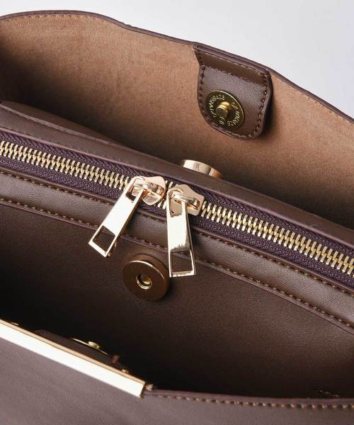 ALTROSE（アルトローズ）の「ショルダーバッグ [シャルナ]（ショルダーバッグ・レディース・ブラック/ベージュ/ネイビー/グレー/ピンク/アイボリー/ライトブルー/ブラック系その他/ワイン/ライトグレー/ライトパープル/カーキ/ブラウン/ライトベージュ/ダークネイビー/キャメル/ダークグリーン/スミクロ・FREE）」の21枚目の写真