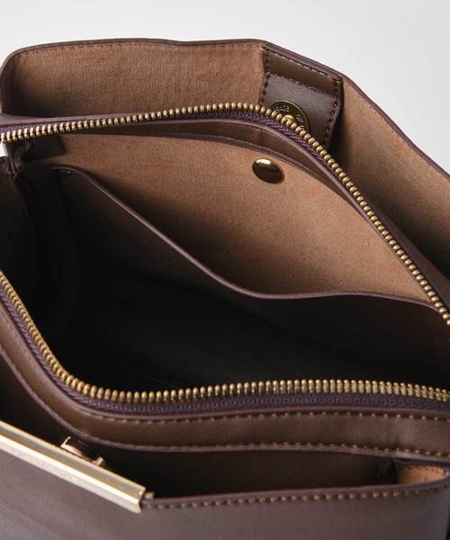 ALTROSE（アルトローズ）の「ショルダーバッグ [シャルナ]（ショルダーバッグ・レディース・ブラック/ベージュ/ネイビー/グレー/ピンク/アイボリー/ライトブルー/ブラック系その他/ワイン/ライトグレー/ライトパープル/カーキ/ブラウン/ライトベージュ/ダークネイビー/キャメル/ダークグリーン/スミクロ・FREE）」の19枚目の写真