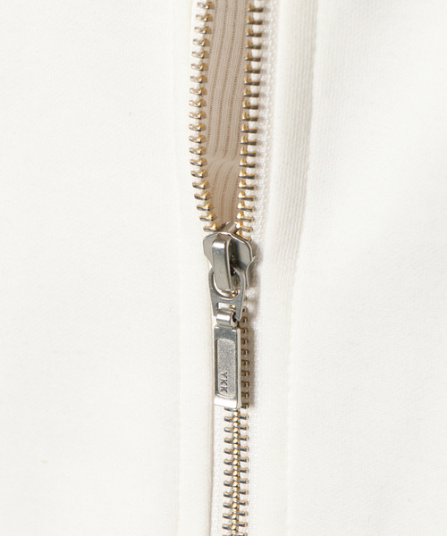 notch.(ノッチ)の「オーバーサイズジップパーカー(パーカー・レディース・ブラック/ネイビー/オフホワイト・M)」の6枚目の写真