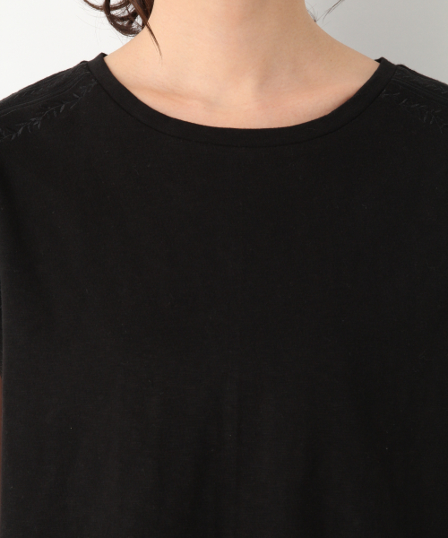 GLOBAL WORK(グローバルワーク)の「ソデカットシシュウ半袖/832838(Tシャツ/カットソー・レディース・ブラック/ホワイト/ネイビー/ブラウン・LARGE/MEDIUM)」の11枚目の写真