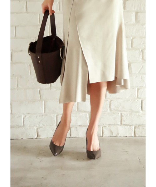 STYLE DELI(スタイルデリ)の「【Made in JAPAN】7.5cmポインテッドパンプス/パテント(パンプス・レディース・グレー系その他・23/24/22/22.5)」の2枚目の写真