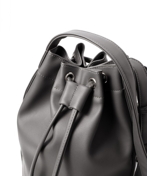 EMMA CLOTHES（エマクローズ）の「ヴィーガンレザー巾着ショルダーバッグ(EMMA CLOTHES)（ショルダーバッグ・メンズ・チャコールグレー/ブラック・FREE）」の17枚目の写真