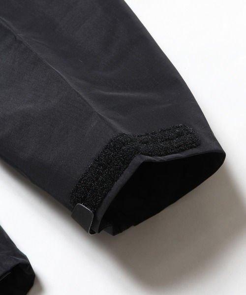 ARC'TERYX（アークテリクス）の「Arc'teryx/アークテリクス 23705 Beta SL Jacket ジャケット（マウンテンパーカー・メンズ・ブラック・L/S/M/XL）」の8枚目の写真