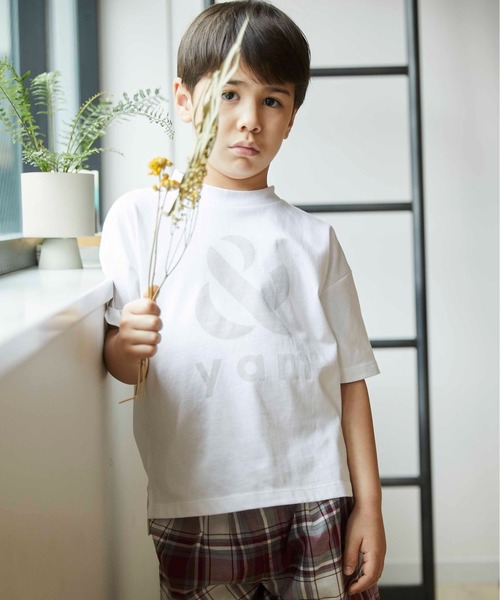 ＆yam（アンドヤム）の「＆yamロゴT（Tシャツ/カットソー・キッズ・ブラック/チャコールグレー/ホワイト/ベージュ/パープル/ピンク/ミント/ブルー・130/140/150/90/100/110/120）」の2枚目の写真