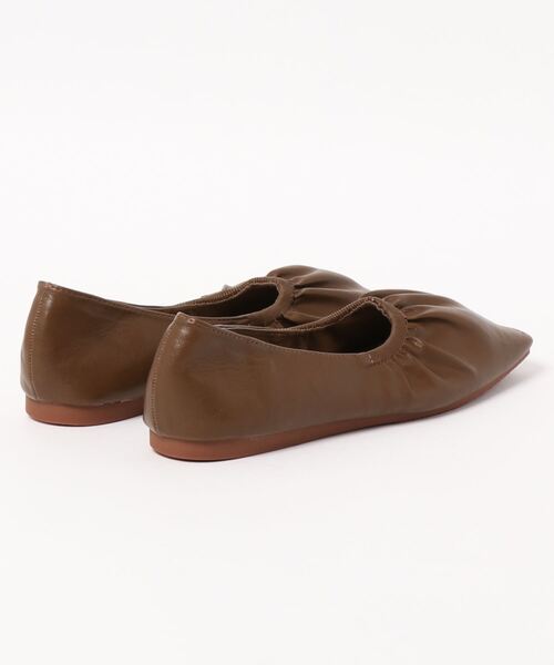 DouDou（ドゥドゥ）の「スクエアギャザーシューズ（バレエシューズ・レディース・ブラック/ブラウン/オフホワイト・23.5cm/24.5cm）」の4枚目の写真