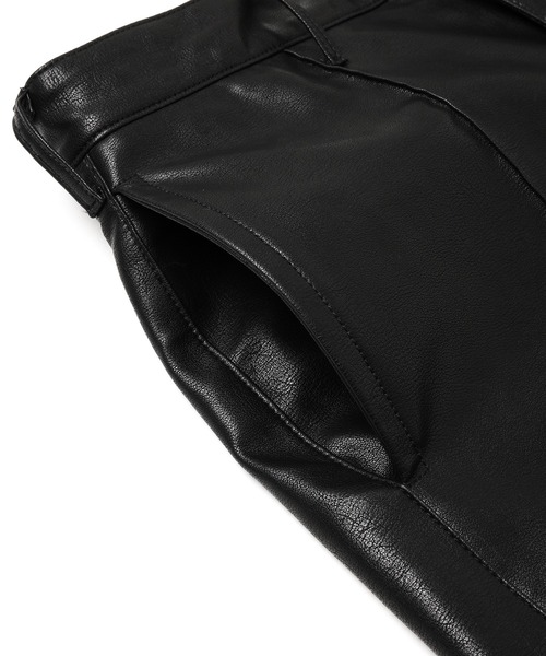 unlow（アンロー）の「【WEARISTA 心】フェイクレザースリットフレアパンツ（セットアップ対応）（その他パンツ・メンズ・ブラック/グレイッシュベージュ/ライトグリーン・S/M）」の13枚目の写真