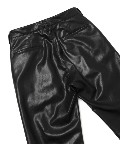 unlow（アンロー）の「【WEARISTA 心】フェイクレザースリットフレアパンツ（セットアップ対応）（その他パンツ・メンズ・ブラック/グレイッシュベージュ/ライトグリーン・S/M）」の12枚目の写真