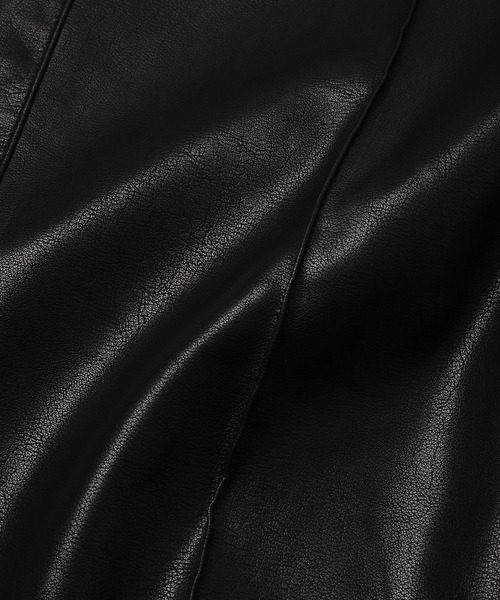 unlow（アンロー）の「【WEARISTA 心】フェイクレザースリットフレアパンツ（セットアップ対応）（その他パンツ・メンズ・ブラック/グレイッシュベージュ/ライトグリーン・S/M）」の15枚目の写真