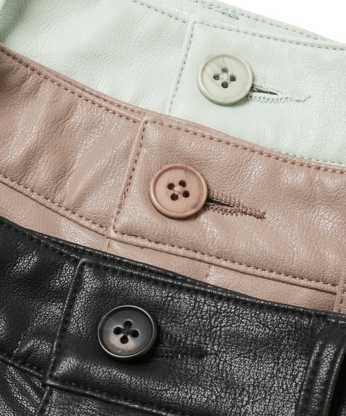 unlow（アンロー）の「【WEARISTA 心】フェイクレザースリットフレアパンツ（セットアップ対応）（その他パンツ・メンズ・ブラック/グレイッシュベージュ/ライトグリーン・S/M）」の19枚目の写真