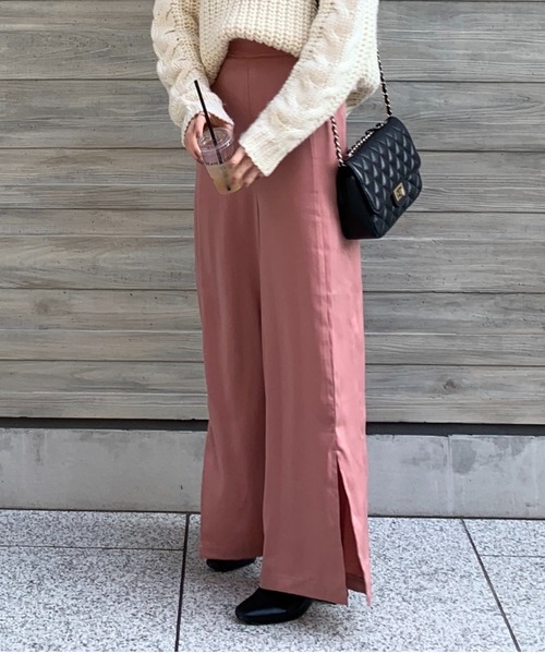 RANAN(ラナン)の「【yuiko.コラボ新色追加】スリットサテンワイドパンツ(スラックス・レディース・ブラック/ベージュ/ピンク/その他1/その他2/ドット・M/L)」の1枚目の写真