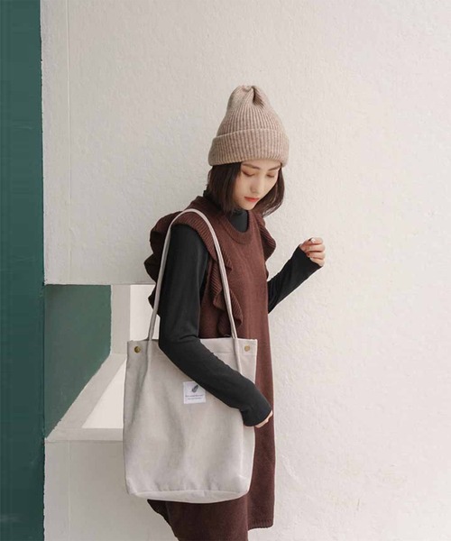 aimoha(アイモハ)の「コーデュロイ シンプルトートバッグ(トートバッグ・レディース・ホワイト/ブラック/ベージュ/ブラウン/グレー/ピンク/イエロー/スモークピンク・FREE)」の17枚目の写真