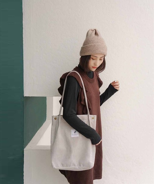 aimoha(アイモハ)の「コーデュロイ シンプルトートバッグ(トートバッグ・レディース・ホワイト/ブラック/ベージュ/ブラウン/グレー/ピンク/イエロー/スモークピンク・FREE)」の18枚目の写真