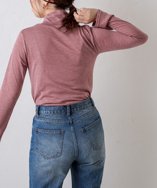 natural couture（ナチュラルクチュール）の「便利なタートルカットソートップス（Tシャツ/カットソー・レディース・ベージュ/ブラック/ピンク/アイボリー・FREE）」の8枚目の写真